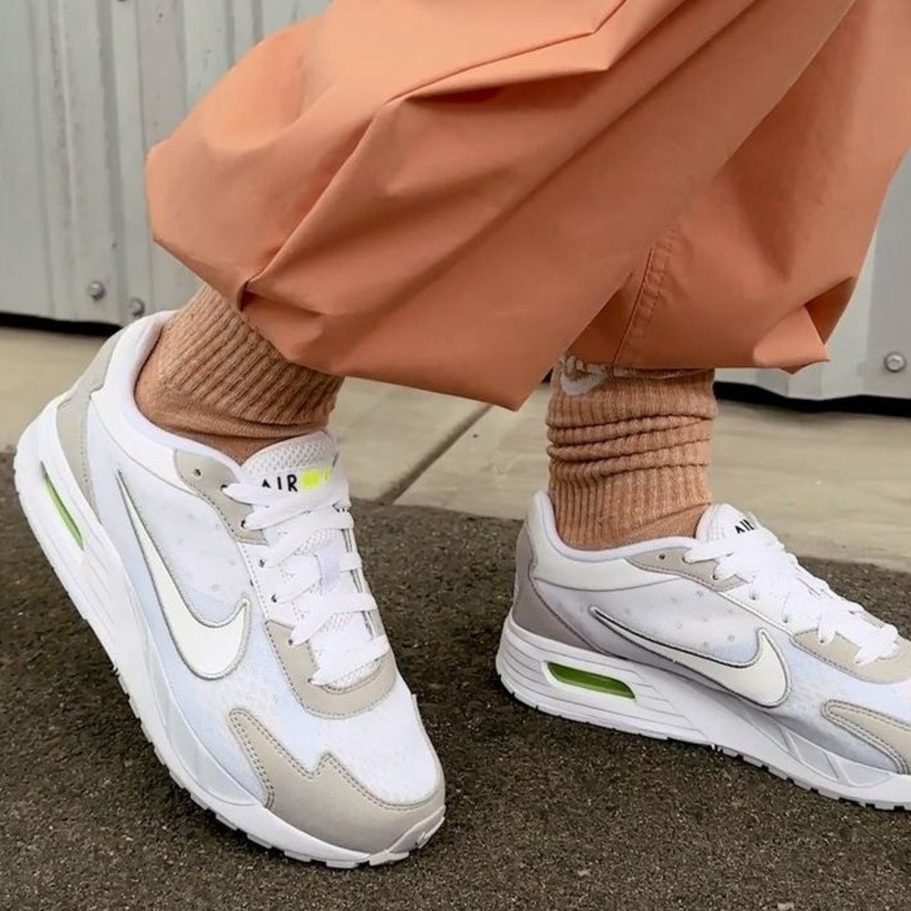 Nike Air Max Solo White Light Bone Volt Sneakers FN0784-003 Mens 8.5